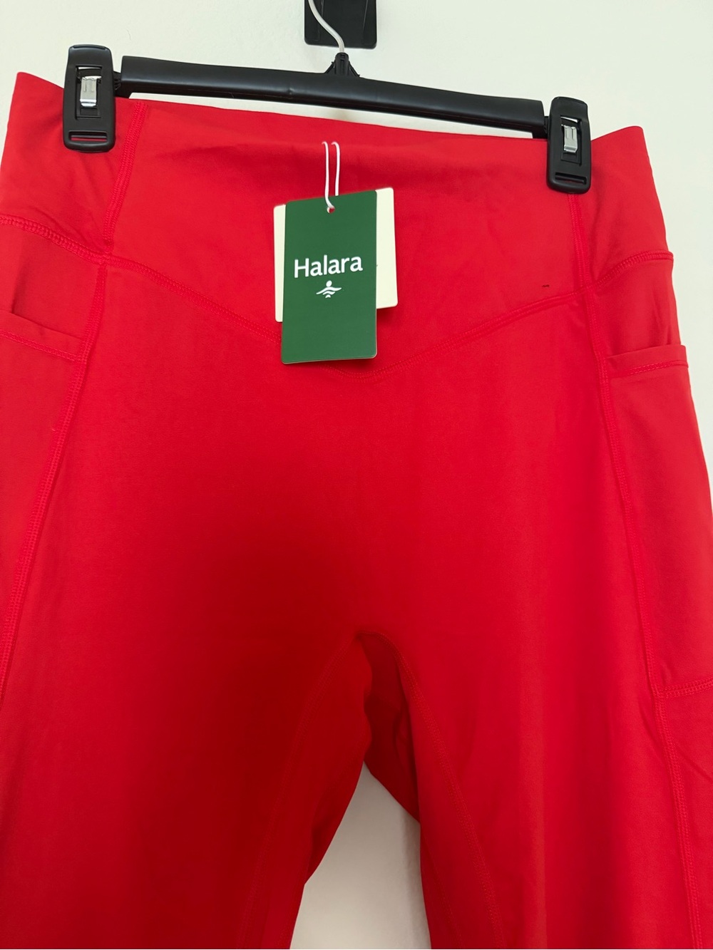 Halara tummy control 7/8 leggings - Picture 2 of 6